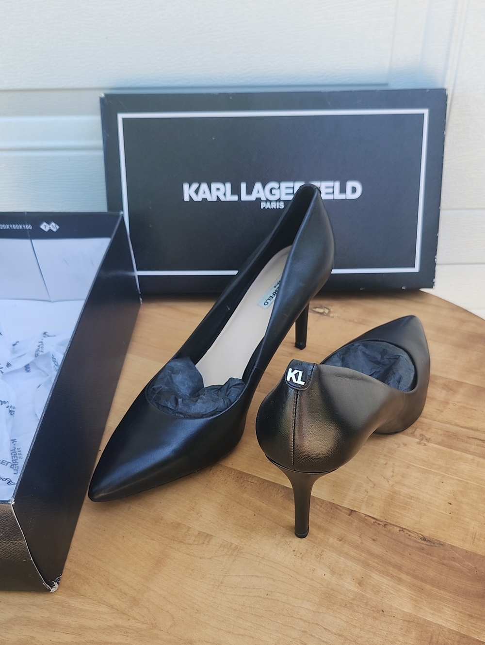 Karl Lagerfeld Black Pointed Leather High Heels – KL Logo Accent